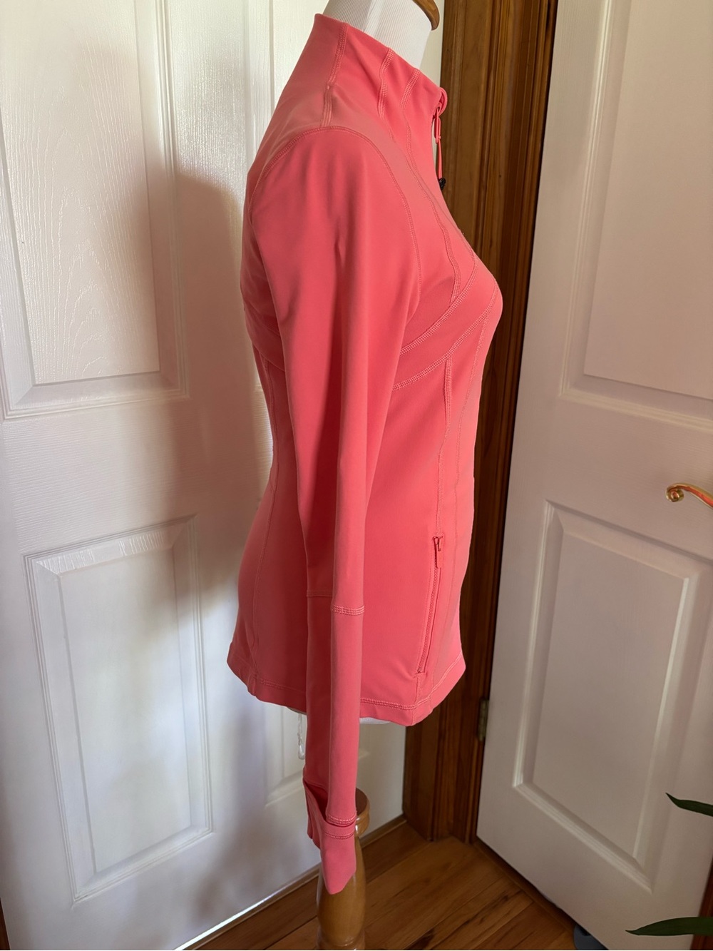 Lululemon Define Jacket Luon 6 EUC - Picture 5 of 10